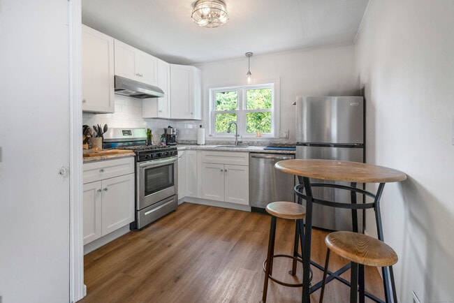 Foto del edificio - 51 Indian Neck Ave