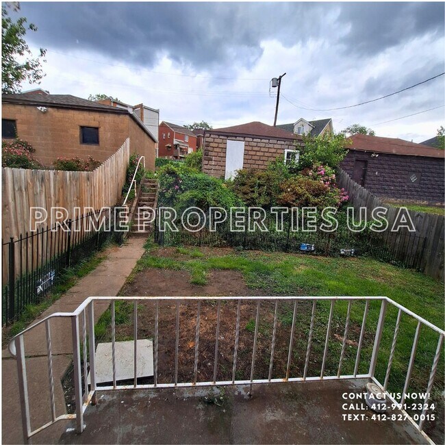 Photo - 525 Maple St House