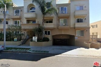 Building Photo - 11346 Iowa Ave