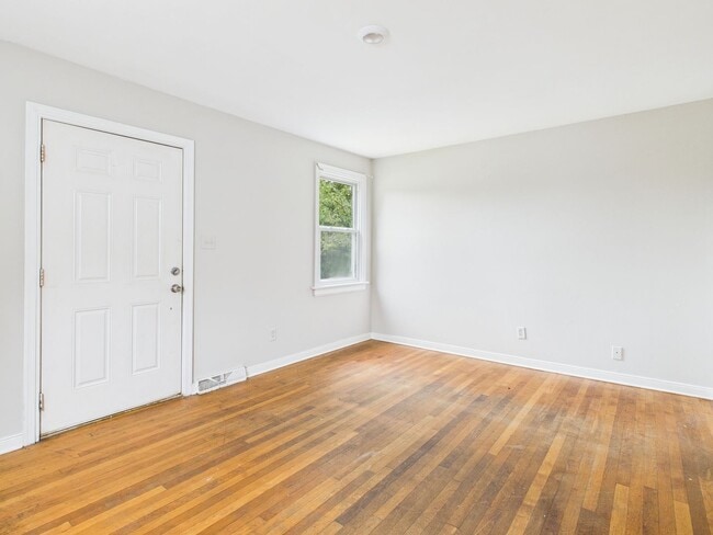Foto del edificio - 4707 Castlewood Rd