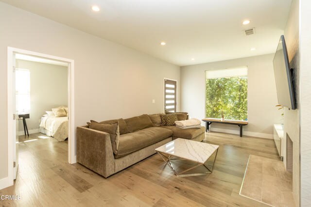 Building Photo - 2020 W 64th St