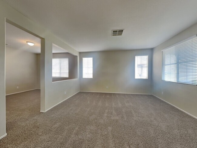 Building Photo - 3402 Churchill Ln