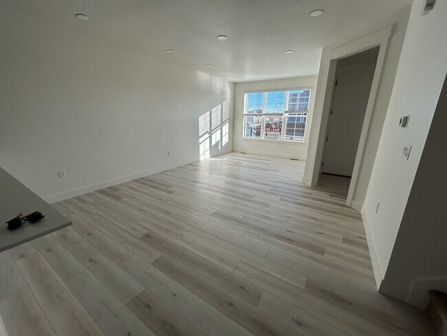 Building Photo - Stylish New Home Surrounded by Greenbelts and Outdoor Recreation