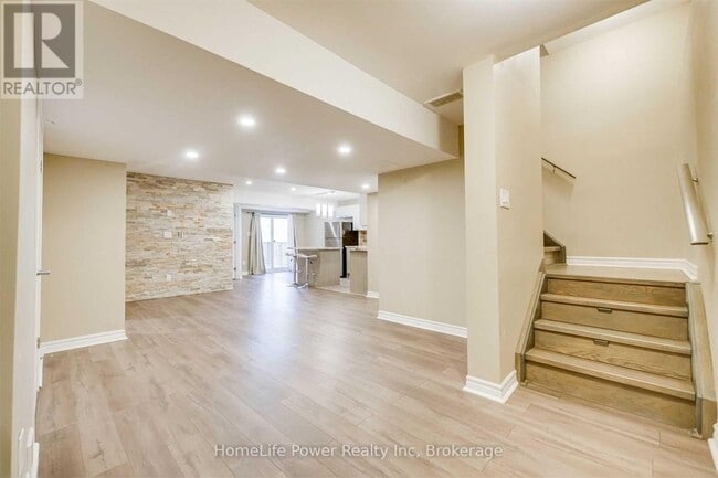 Building Photo - 196 Lena Crescent