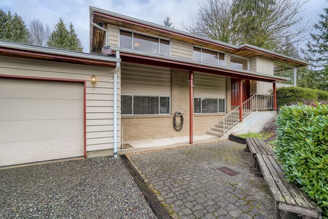Foto del edificio - Gorgeous 5 Bed 2.5 Bath Renton Home @ The Ideal Location!