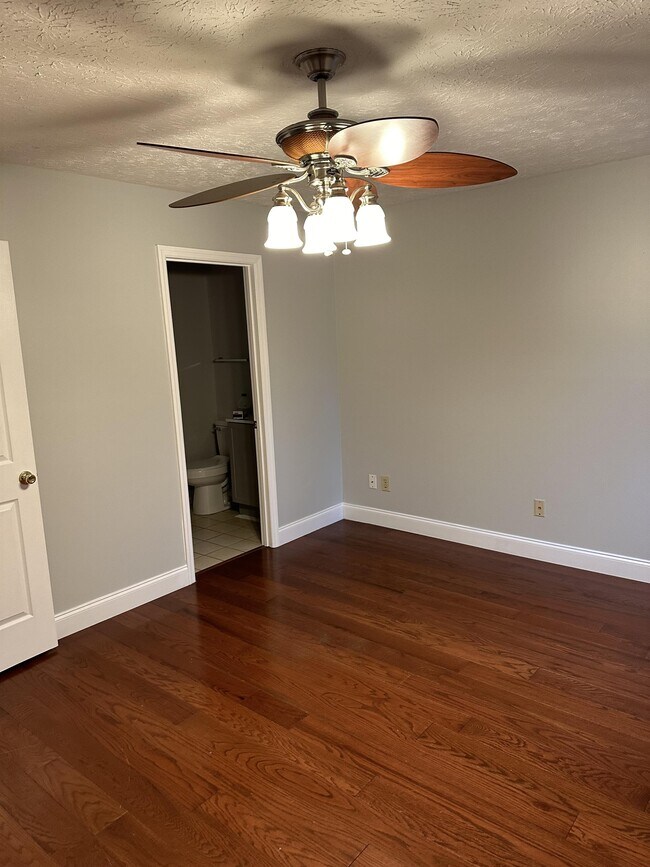 Building Photo - 603 Idlewood Ln
