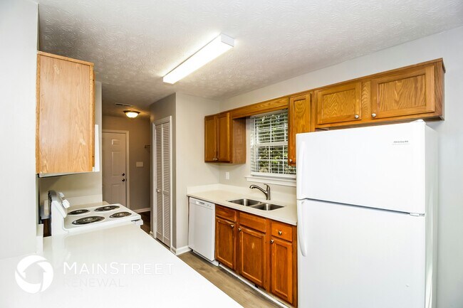 Building Photo - 42 Swan Dr