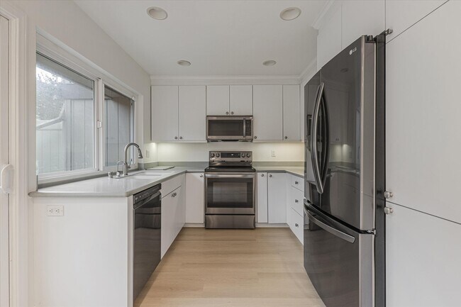 Building Photo - 11428 Matinal Cir