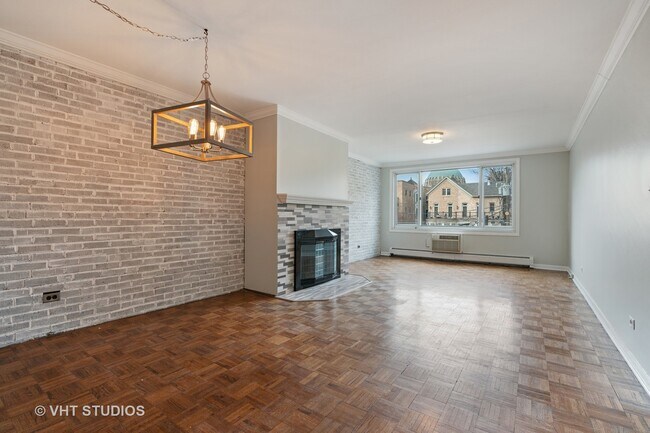 Building Photo - 644 W Arlington Pl