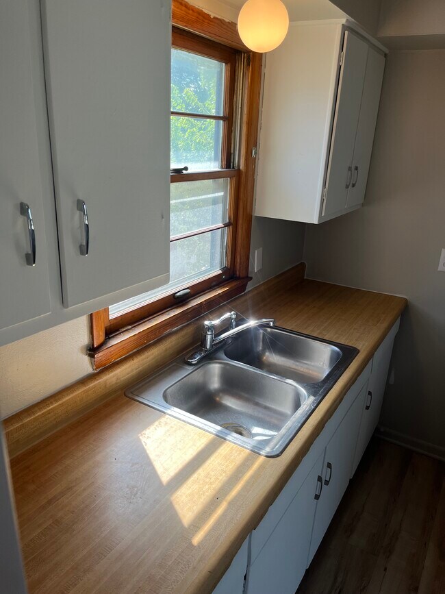 Foto del edificio - 5132 N 84th St