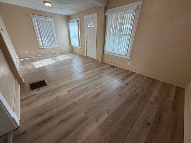 Foto del edificio - 1010 Ute Ave