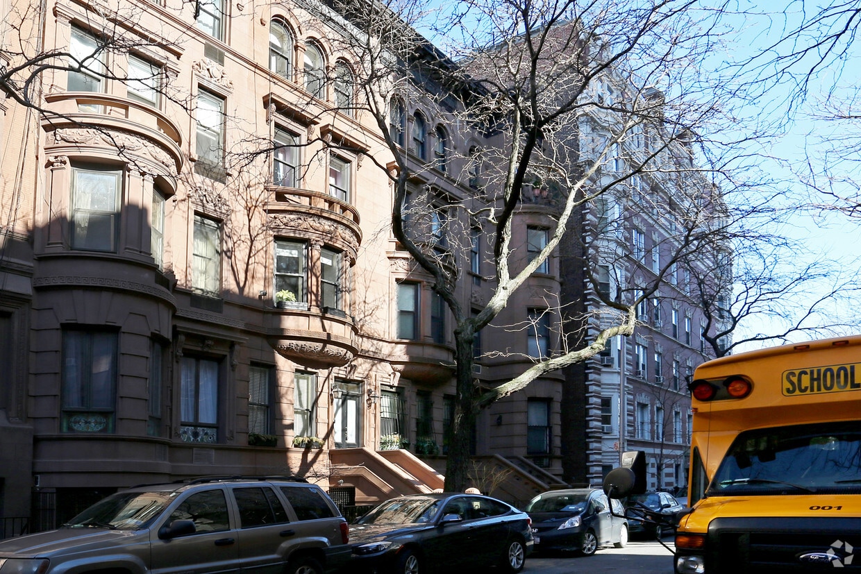 Building Photo - 13 W 89th St