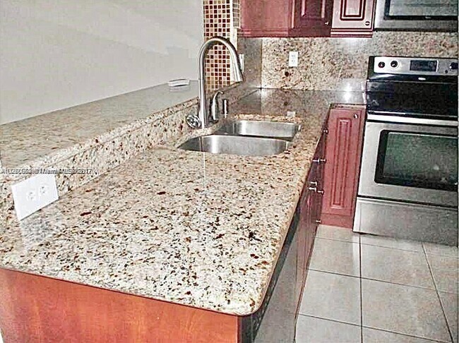 Foto del edificio - 2936 Belmont Ln