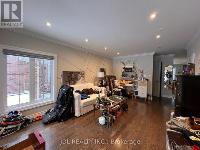 Building Photo - 61 Lorridge St