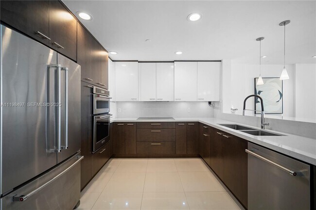 Foto del edificio - 19234 Fisher Island Dr