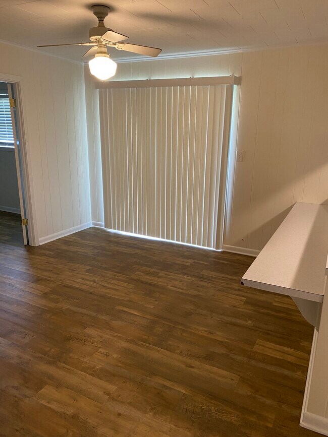 Dining Area - 738 Granger St