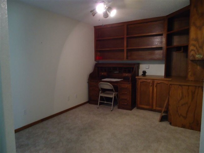 Building Photo - 1108 Lake View Dr