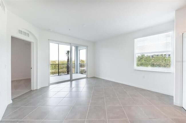 Foto del edificio - 14121 Heritage Landing Blvd