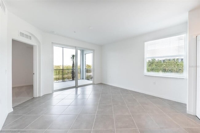 Building Photo - 14121 Heritage Landing Blvd