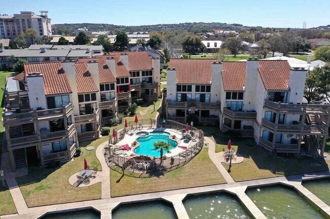 Foto del edificio - 509 Short Circuit