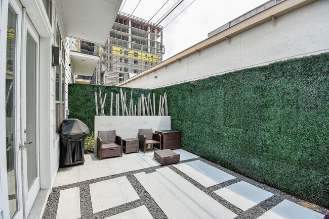 Foto del edificio - 1211 Rosine St