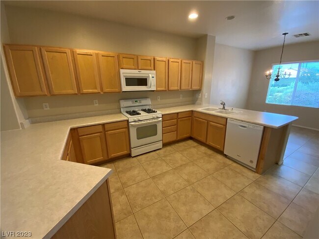 Foto del edificio - 6901 Brier Creek Ln