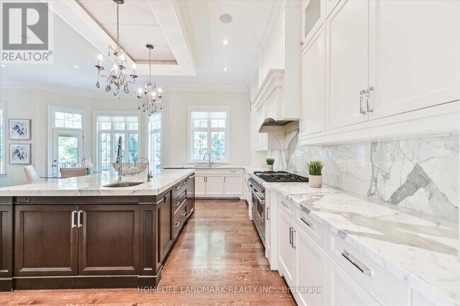 Building Photo - 382 Empress Ave