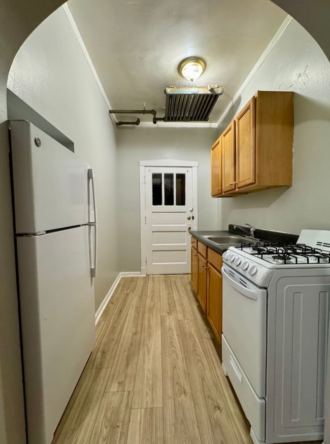 Building Photo - 4821 N Kimball Ave