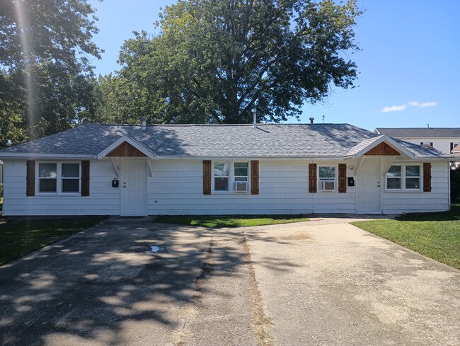 Building Photo - 509 W Clinton Ave