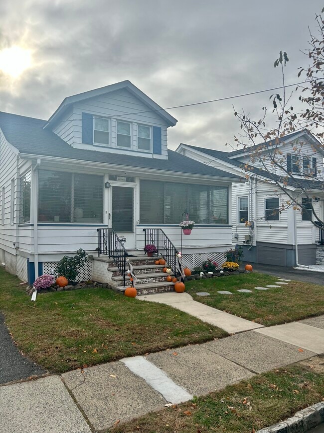 Photo - 19 Rose Ave House