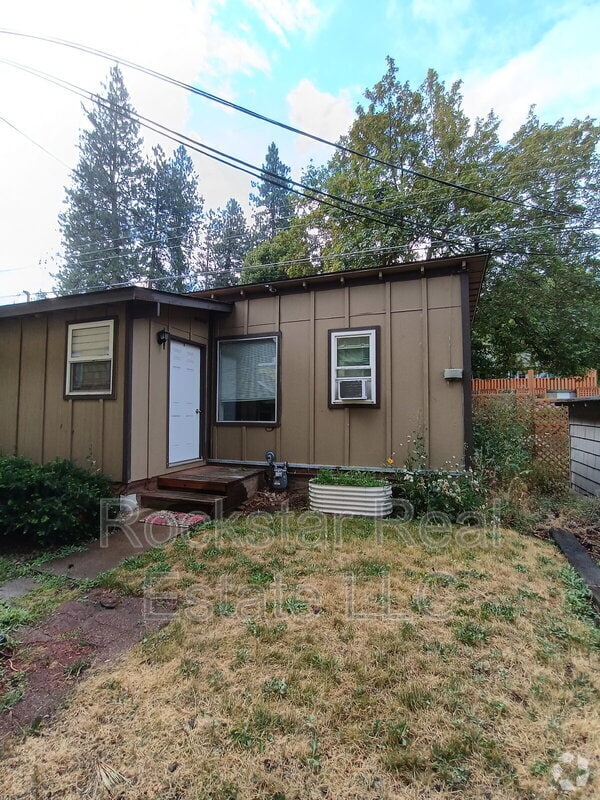 Building Photo - 1420 E 16th Ave