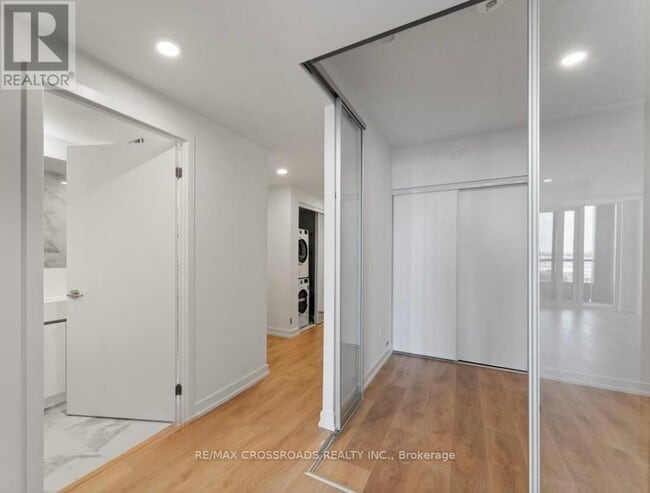 Building Photo - 1100 Sheppard Ave W