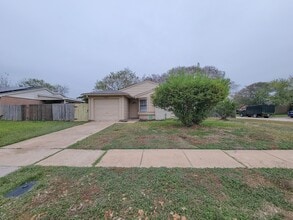 Building Photo - 24202 4 Sixes Ln