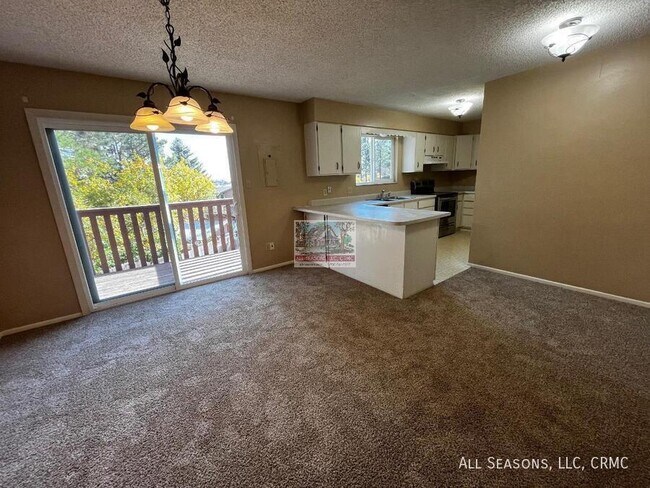Foto del edificio - 1527 Spring Valley Dr