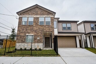 Building Photo - 2307 Gagne St