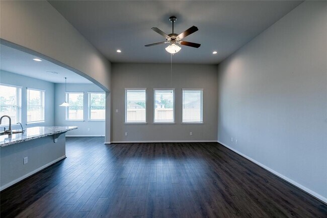 Building Photo - 30454 Butternut Oak Ln