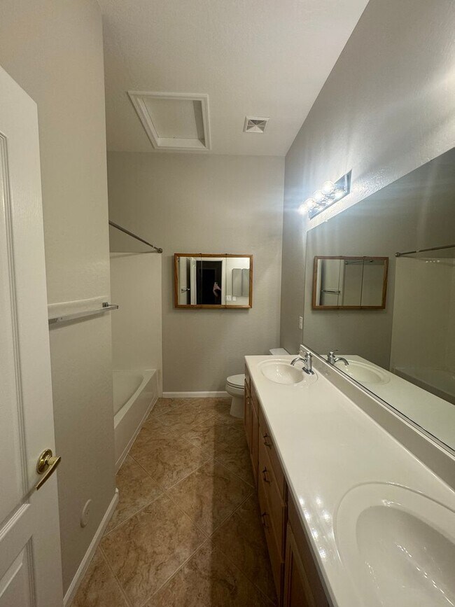 Foto del edificio - 4 BEDROOM IN CORONADO RANCH