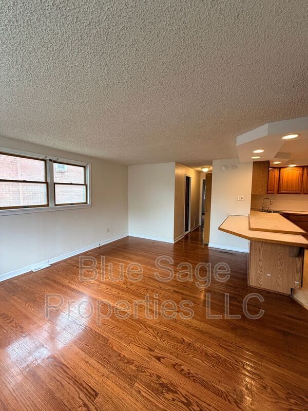 Building Photo - 4419 Rosemont Ave