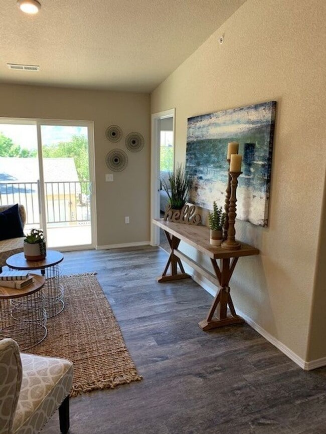 Building Photo - 1592 Monterey Rd