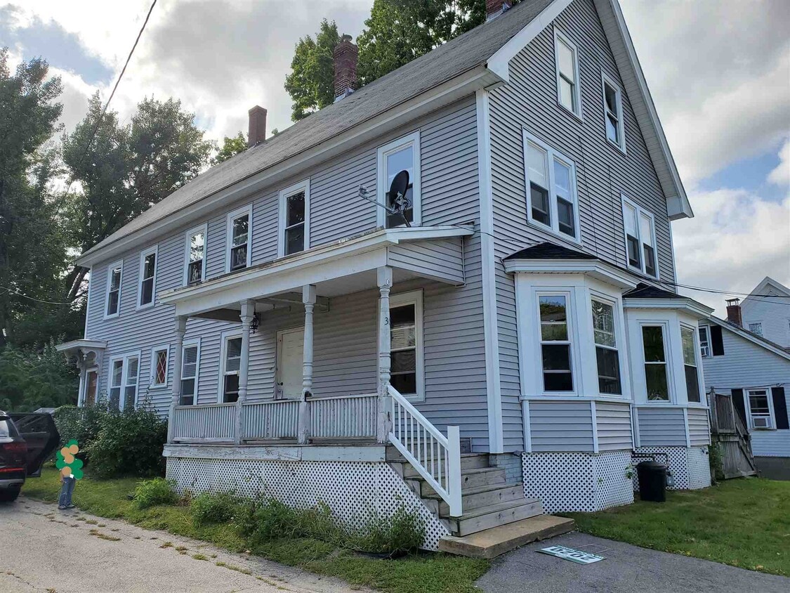 36 6th St, Dover, NH 03820 Room for Rent in Dover, NH