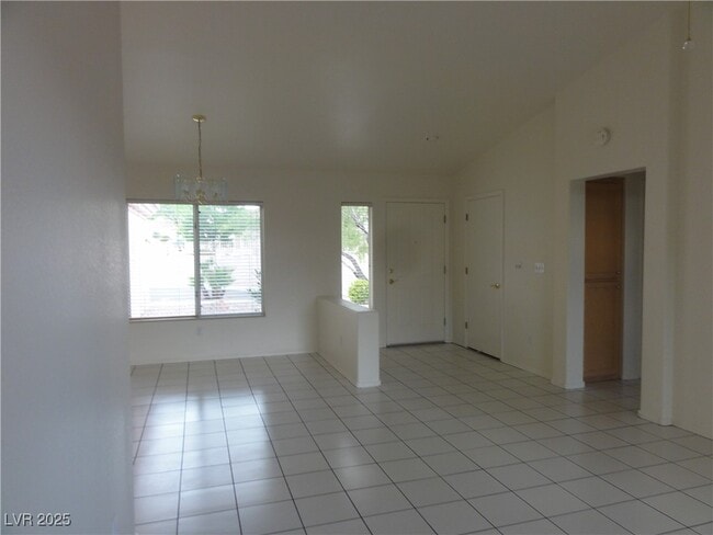 Foto del edificio - 2730 Darby Falls Dr