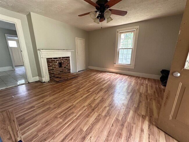 Foto del edificio - 581 E 6th St