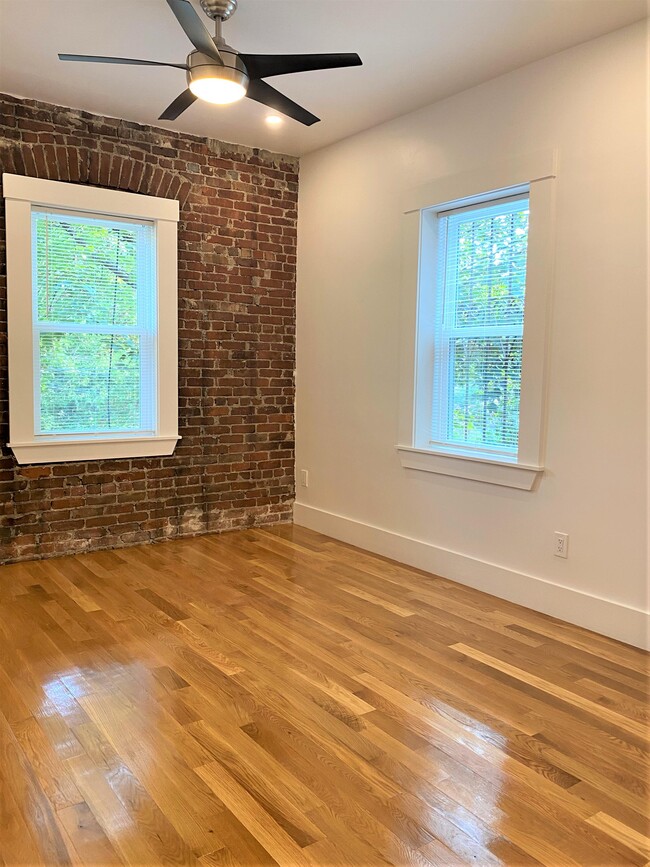 Photo - 32 Robinwood Ave Townhome