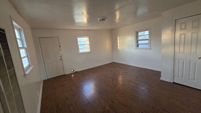 Foto del edificio - 1113 NW 21st Ave