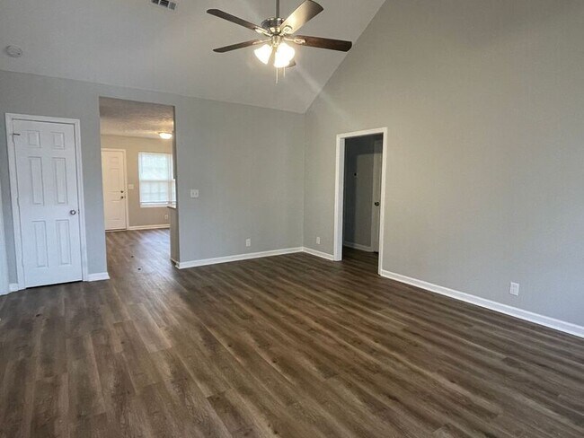 Foto del edificio - 4864 Nina Marie Ave