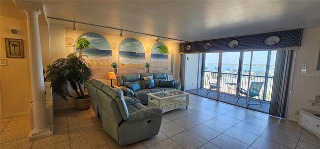 Foto del edificio - 10355 Paradise Blvd