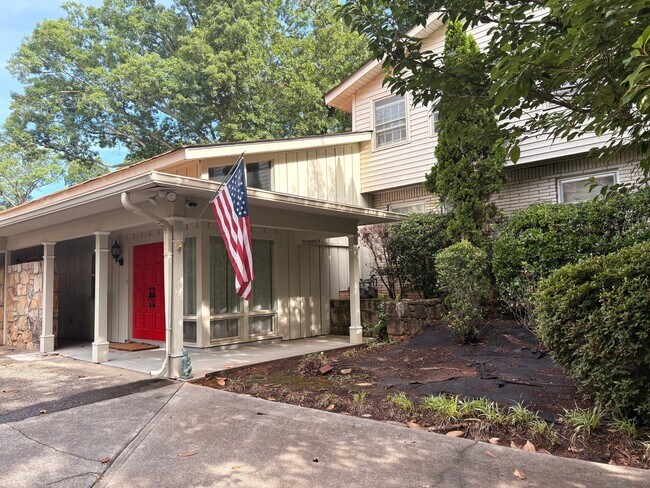 Building Photo - 1349 Wooded Hills Dr