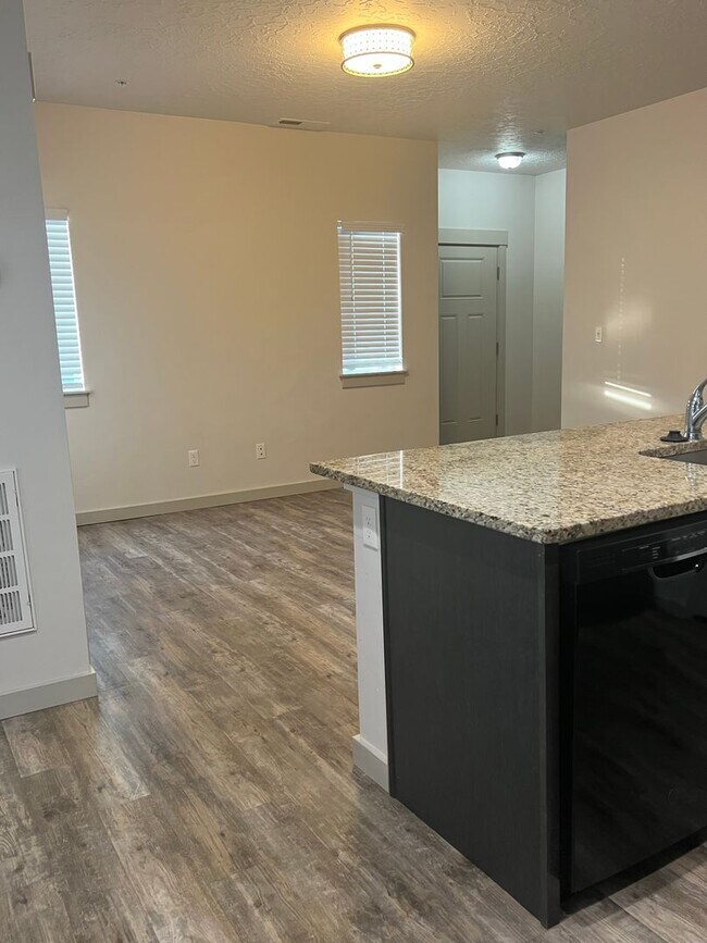 Foto del edificio - WELCOME TO SUNBEAM TOWNHOMES