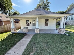 Building Photo - 1132 S Dodgion Ave