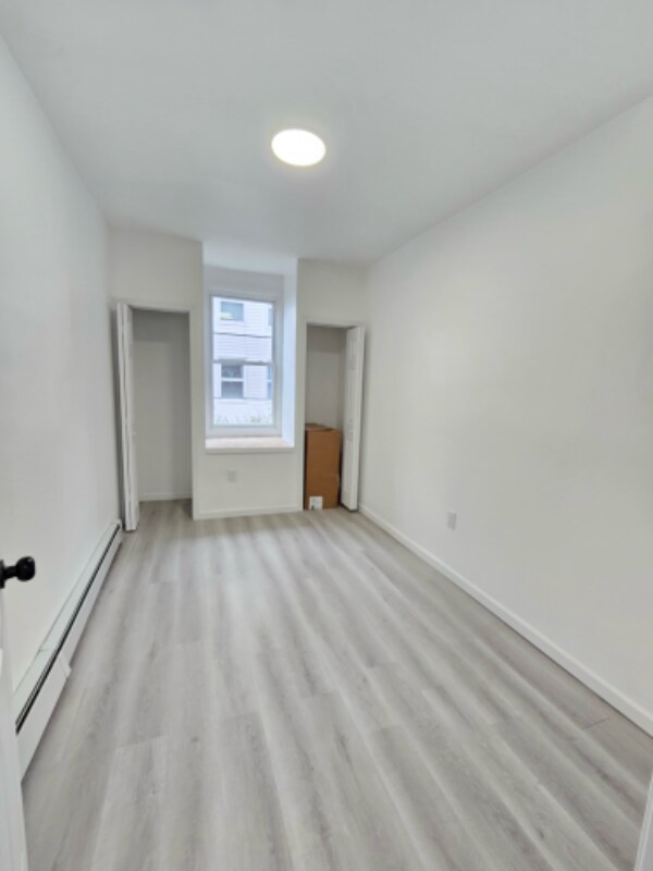 Building Photo - 133 Jubilee St